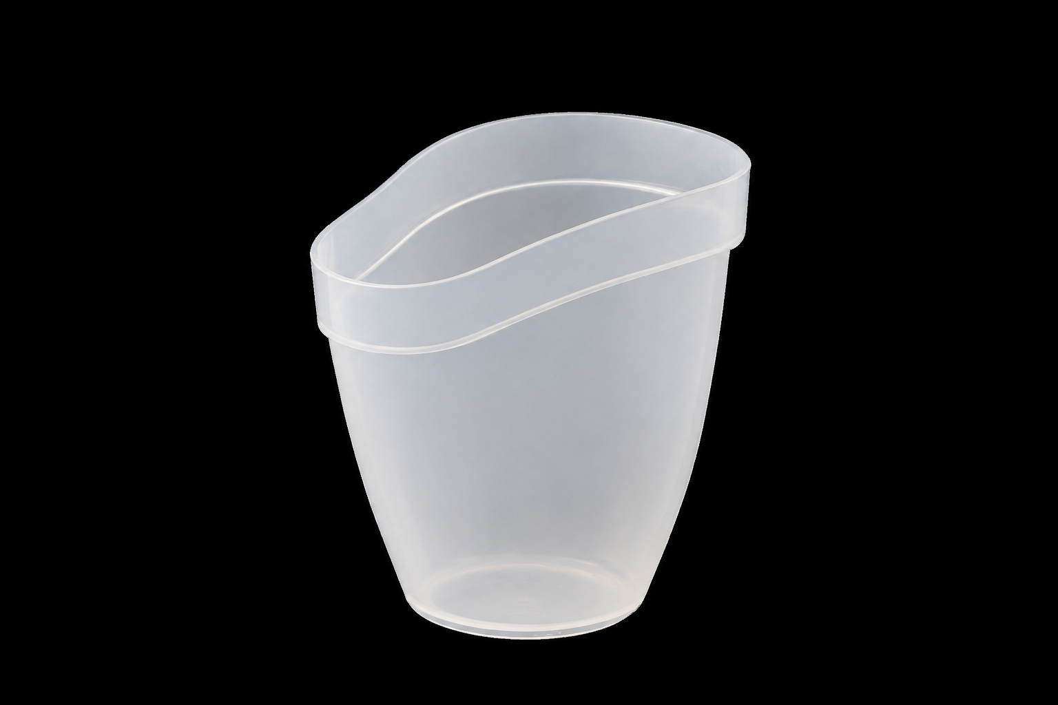 Balde de gelo simples em polipropileno transparente, reciclável e reutilizável. Design elegante e funcional.