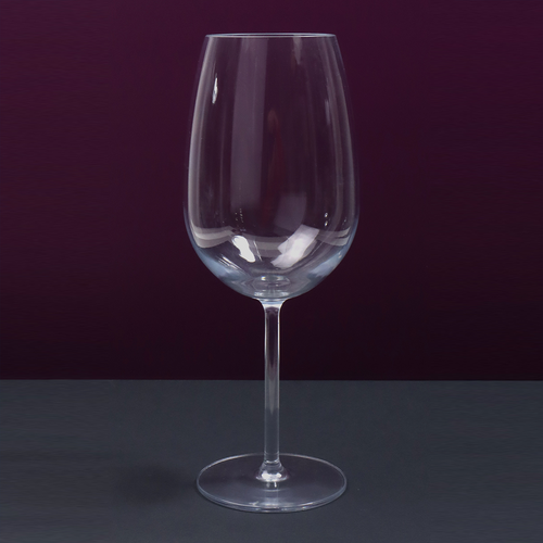 Copo de vinho Grape de 45 cl, transparente, de Tritan, com pé alto e formato clássico. Conjunto de 6 unidades.